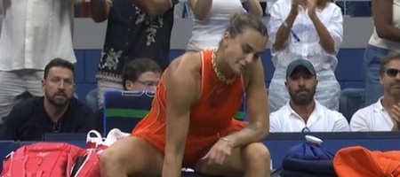 US Open: Πολλά νεύρα από τη Σαμπαλένκα μετά τον χαμένο τελικό – Έσπασε τη ρακέτα της και άρχισε τα «γαλλικά» (video)