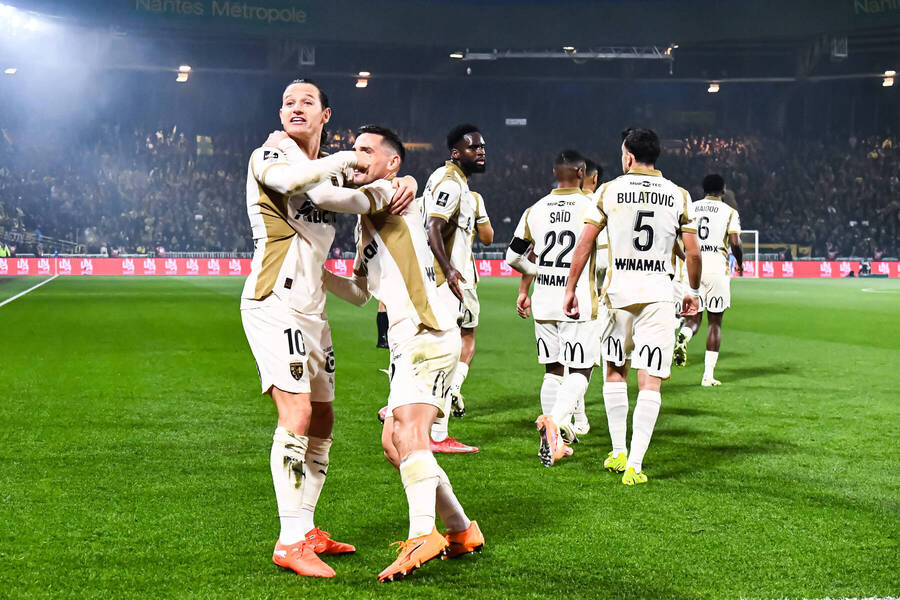 Ντέρμπι κορυφής στο "Βελοντρόμ"