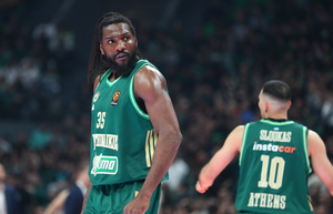 Ολυμπιακός – Παναθηναϊκός: Νοκ άουτ με διάσειση ο Φαρίντ!