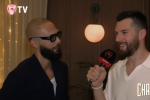 Ολυμπιακός: Πίτερς, Τζόουνς, Βεζένκοβ και Λαρεντζάκης έγιναν δημοσιογράφοι και πήραν συνέντευξη από τους συμπαίκτες τους! (video)