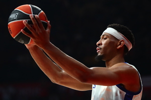 Ματιές σε Κάμερον από τον Ολυμπιακό