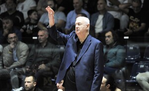 Έξαλλος ο Σάκοτα: «Ντροπή για το σωματείο»