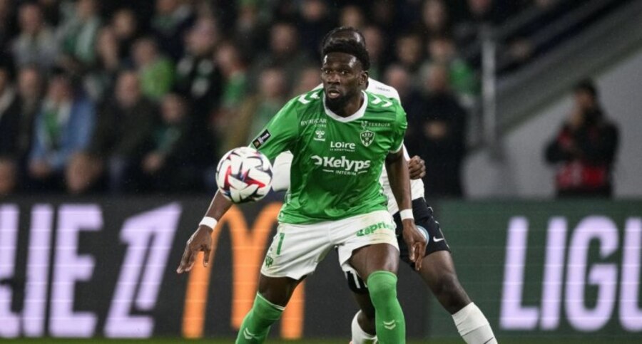 ΑΕΛ Novibet: Έκλεισε διεθνή στόπερ