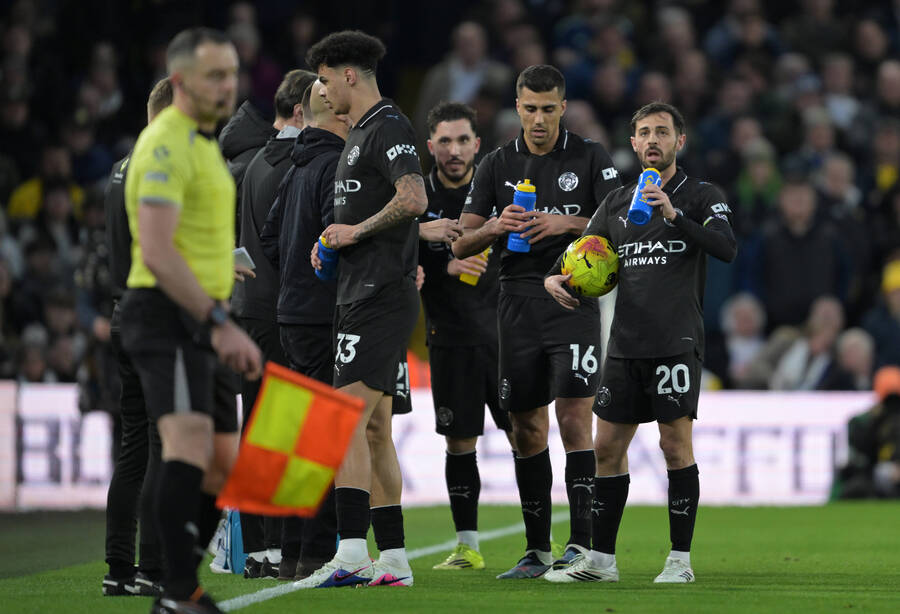 Έξαλλος ο Γκουαρδιόλα για τις αποδοκιμασίες στο «Έλαντ Ρόουντ» μετά τη διακοπή για το Ραμαζάνι