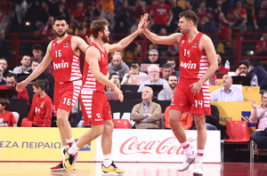 Ολυμπιακός: Με Βεζένκοφ και Γουόκαπ κόντρα στον Πανιώνιο