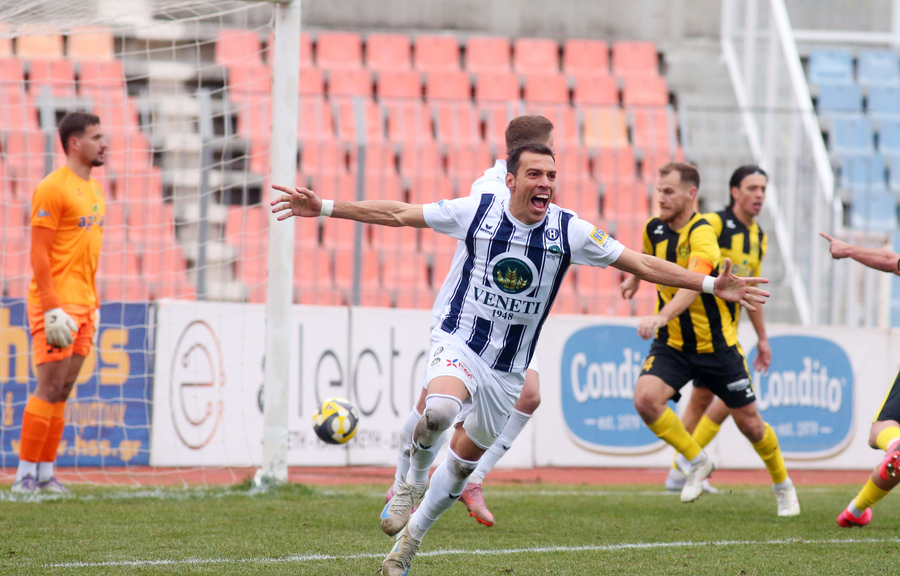 Παραμένει στην κορυφή ο Ηρακλής