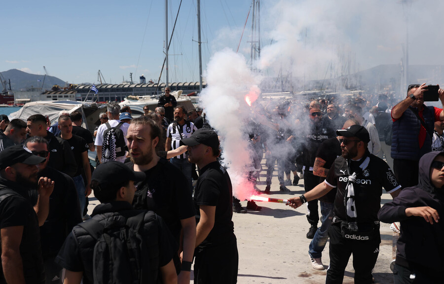 ΠΑΟΚ - ΟΦΗ: Οι φίλαθλοι «έβαψαν» ασπρόμαυρο τον Βόλο (photos)