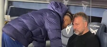 «Λύγισε» ο Φλικ μετά τη νίκη της Μπαρτσελόνα - Τι του είπε ο Ραφίνια