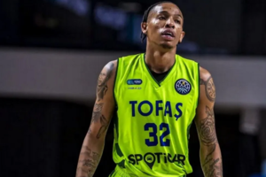 Επιστρέφει στην Ελλάδα για τον Πανιώνιο ο Τόμασον