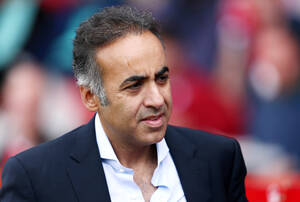 ΣΟΚ: Κουκουλοφόροι μαχαίρωσαν τον τέως ιδιοκτήτη της Νότιγχαμ Φόρεστ μέσα στο σπίτι του!