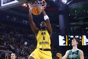 Με Γκρέι η ΑΕΚ κόντρα στην Μπανταλόνα