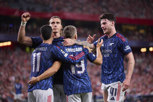 Παραμένει στην κορυφή η Άρσεναλ