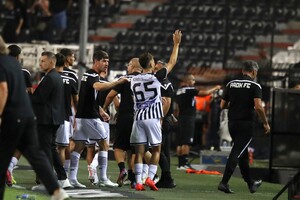 Τους κάνει... πλάκα ο Κωνσταντέλιας: Δεύτερη γκολάρα απέναντι στην Ντιναμό Κιέβου (video)