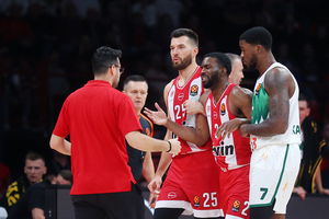 Ολυμπιακός: Έπαιξε για 1:16 και τραυματίστηκε ο Έβανς!