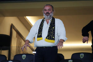 AEK - Παναθηναϊκός: Χαιρετήθηκαν με υψωμένη γροθιά Ηλιόπουλος και Μελισσανίδης στην κατάμεστη OPAP Arena (video)