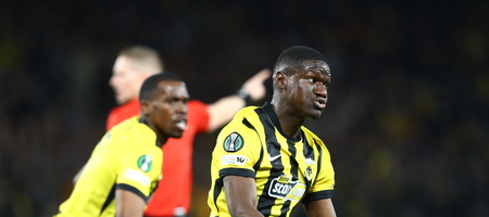 ΑΕΚ - Ράγιο Βαγιεκάνο: Ο Ζίνι ανοίγει το σκορ με απίθανο βολέ και η Allwyn Arena παίρνει «φωτιά»! (video)