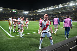 Ίσι Παλαθόν: «Η ΑΕΚ μας έκανε να υποφέρουμε, στο ημίχρονο κοιταχτήκαμε στα μάτια»