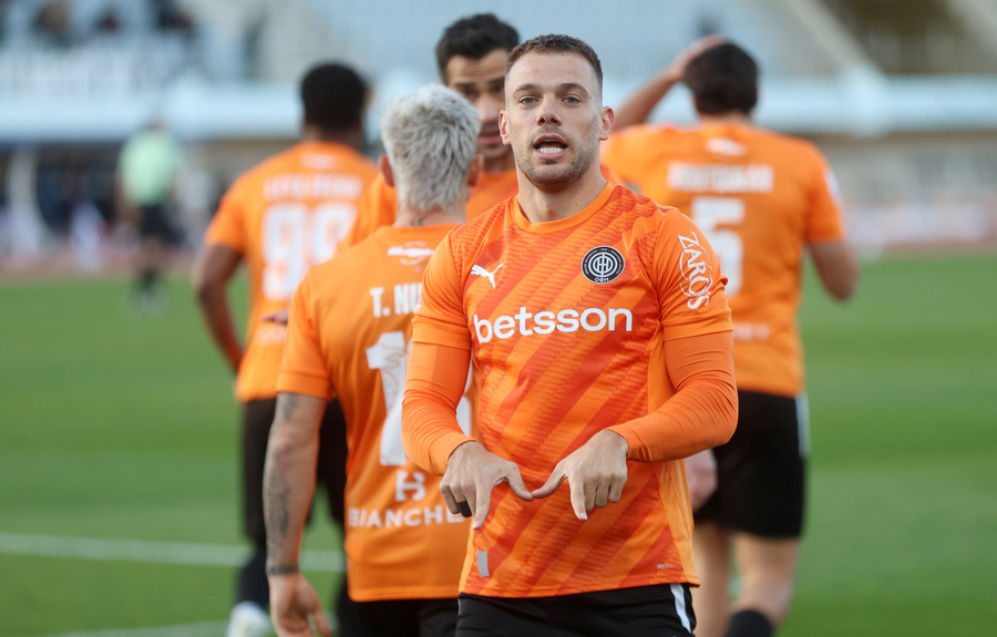 Παράπονα κι από Γκονθάλεθ: «Έγιναν φάουλ που δε μας δόθηκαν και παίξαμε μόνο 9 λεπτά καθυστερήσεις»