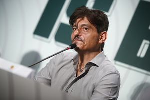 Ξανά προαναγγελία εξελίξεων από Γιανακόπουλο: «Περιμένω τον… και τον… στο γραφείο μου!»