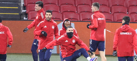 Άγιαξ - Ολυμπιακός: Με ανοιχτή οροφή και τσουχτερό κρύο για την πρόκριση